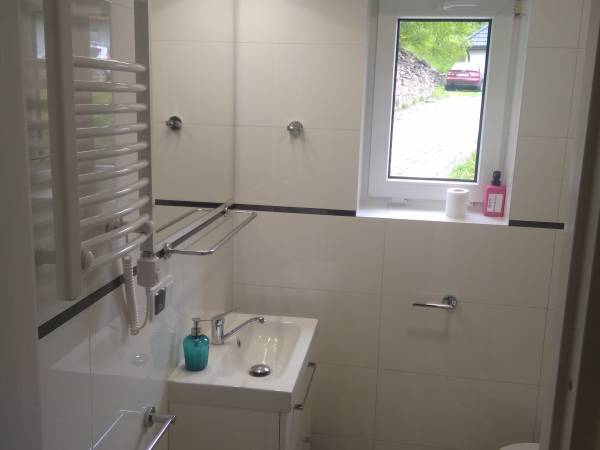 łazienka przy pokoju nr 1