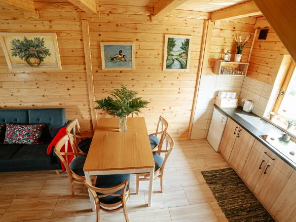 Salon z dwoma rozkładanymi sofami