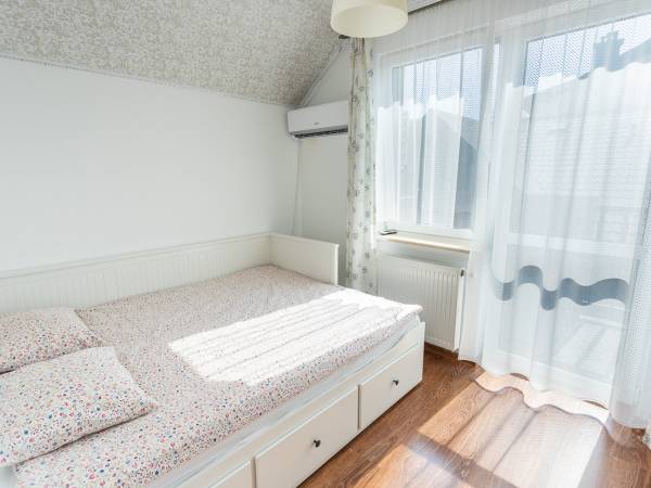 pokój 2osobowy na drugim piętrze z balkonem