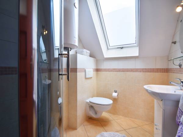 Łazienka w apartamencie na piętrze