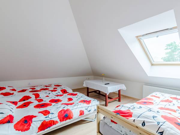 Kamienny Dworek Pokoje Gościnne i Pracownicze