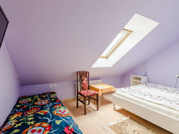 Kamienny Dworek Pokoje Gościnne i Pracownicze