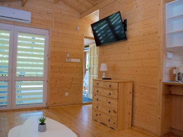 salon - domek drewniany