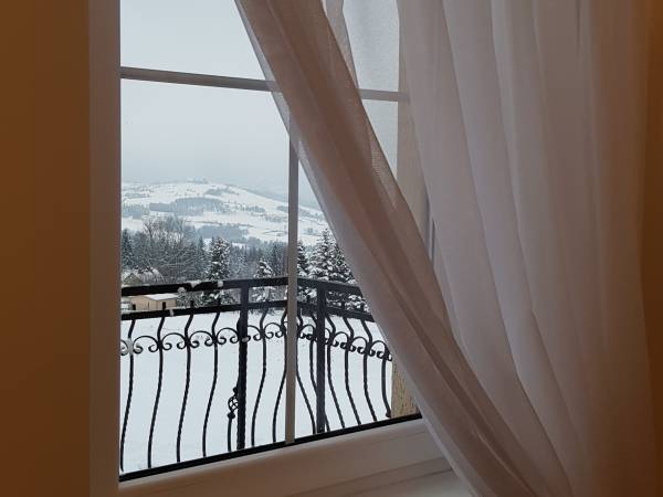 Dom z widokiem Szańce - Widok z salonu na Złoty Groń