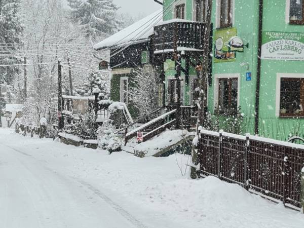 Zajazd Karłów Restauracja &Pokoje Gościnne