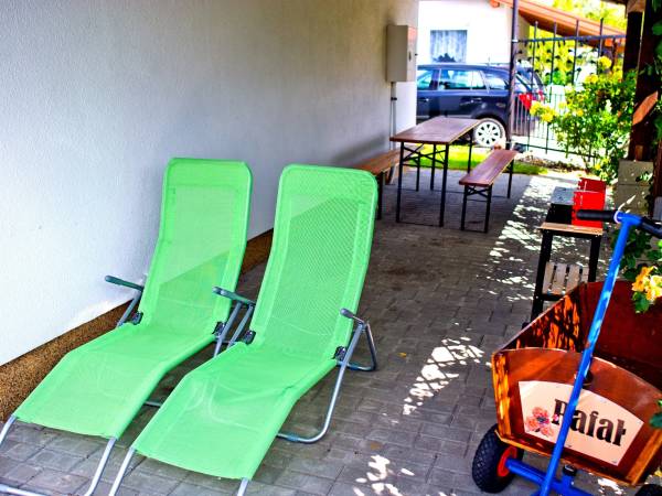 Zapewniamy leżaki, wózek, parawany