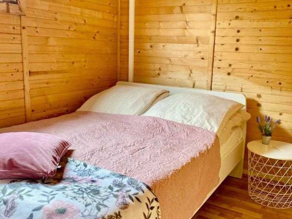 Domki i pokoje Nadia