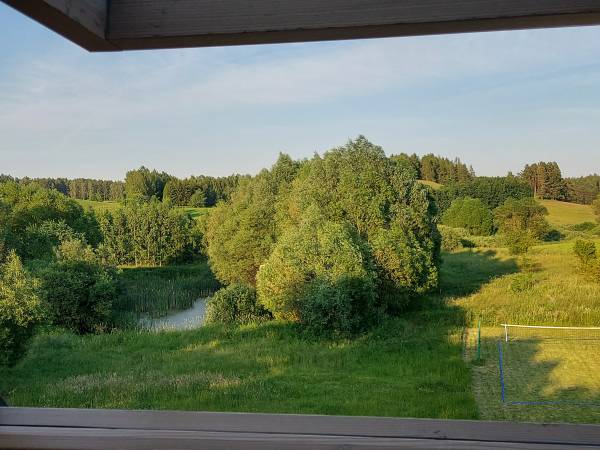 Widok z okien pokoju niebieskiego i zielonego