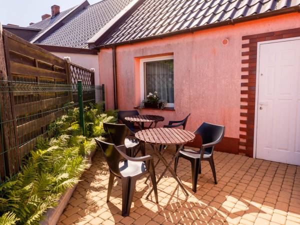 Wejście do pokoi 1 i 2 -willa parterowa