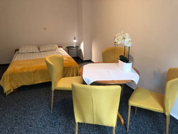 Apartament 2 pokojowy składający sie z 2 pokoi