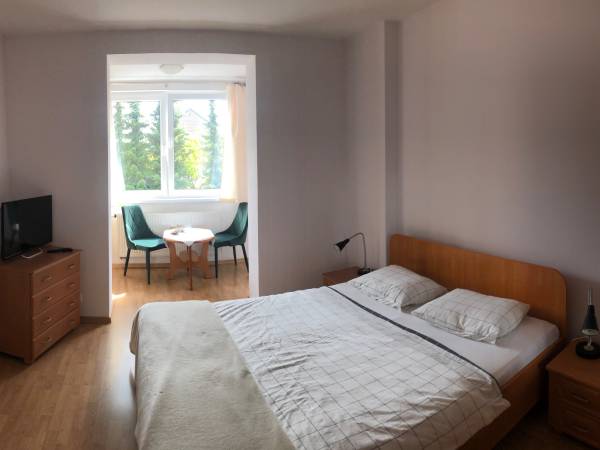 Pokój dwuosobowy nr 4 z łazienką nr 5