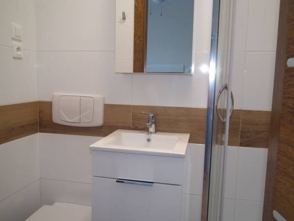 Apartament Green Power - druga łazienka przy sypialni