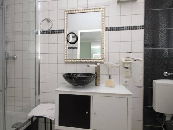 PENSJONAT BIAŁY DOMEK - ŁEBA - 200m od plaży