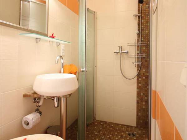 PENSJONAT BIAŁY DOMEK - ŁEBA - 200m od plaży