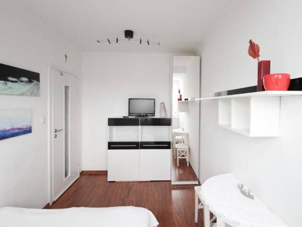 PENSJONAT BIAŁY DOMEK - ŁEBA - 200m od plaży