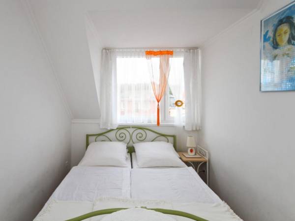 PENSJONAT BIAŁY DOMEK - ŁEBA - 200m od plaży