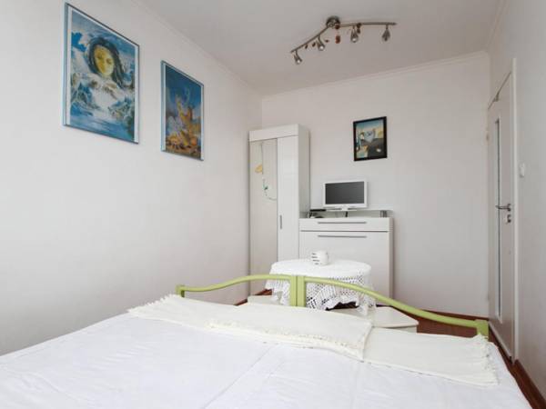 PENSJONAT BIAŁY DOMEK - ŁEBA - 200m od plaży