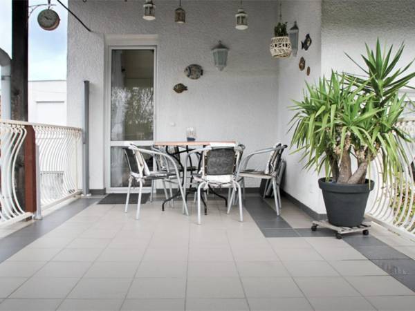 PENSJONAT BIAŁY DOMEK - ŁEBA - 200m od plaży