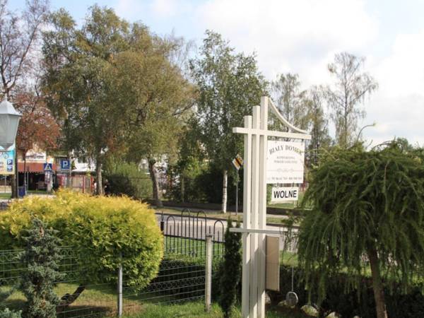 PENSJONAT BIAŁY DOMEK - ŁEBA - 200m od plaży