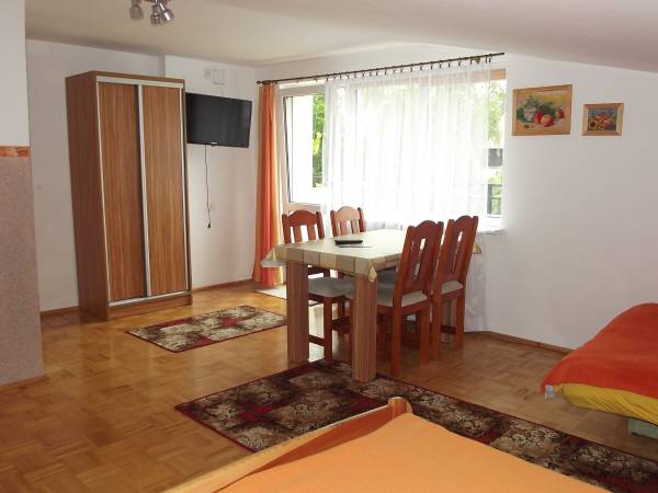 pok.4 osob na poddaszu