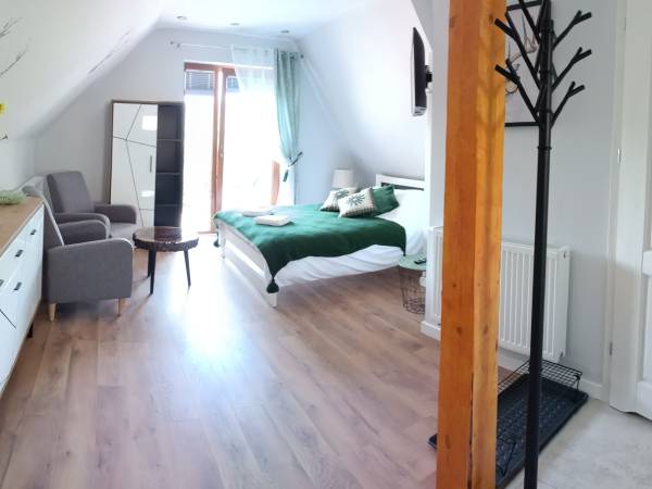 Apartament 2-osobowy z aneksem, łazienka, balkonem i widokiem na Giewont i Gubałówkę