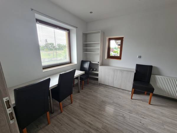 dodatkowe pomieszczenie