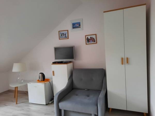 Pokój 1- osobowy z łazienką (7)