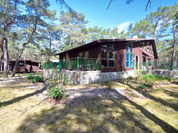 Budynek świetlicy + pokoje