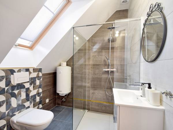 łazienka apartament trzyosobowy