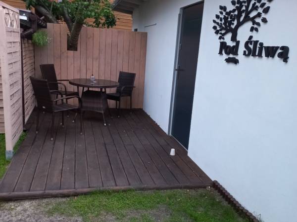 Prywatny taras przy domku ,,Pod Śliwą,,