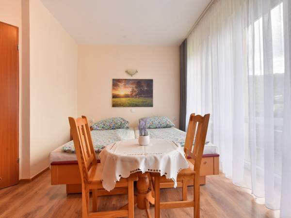 Pokój 2osobowy z łazienką i balkonem.