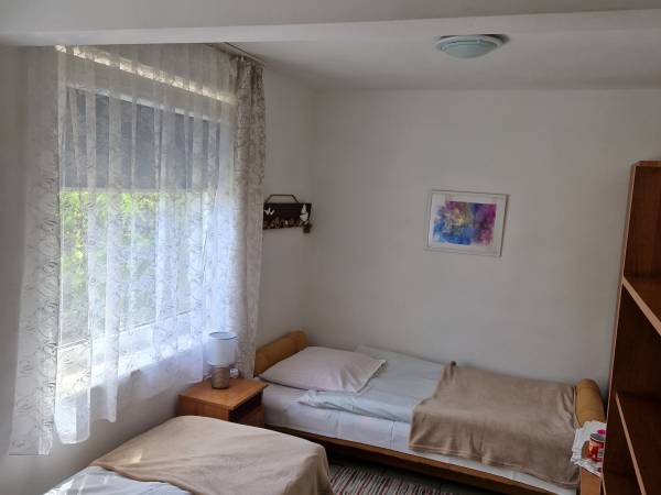 pokój nr 5- dwuosobowy, bez balkonu