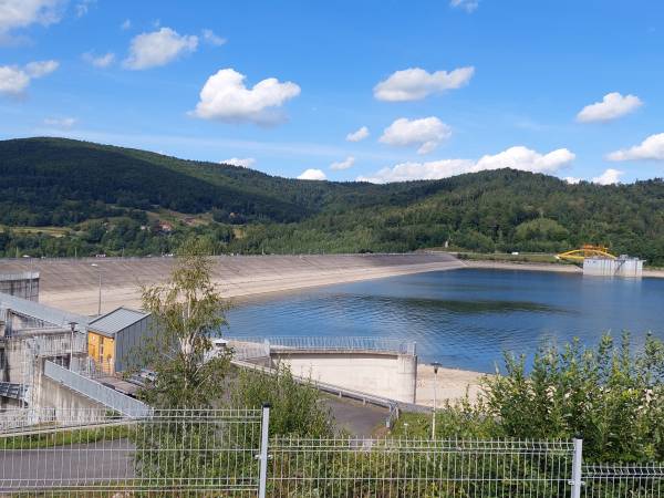 Zapora na Skawie w Mucharzu 4km