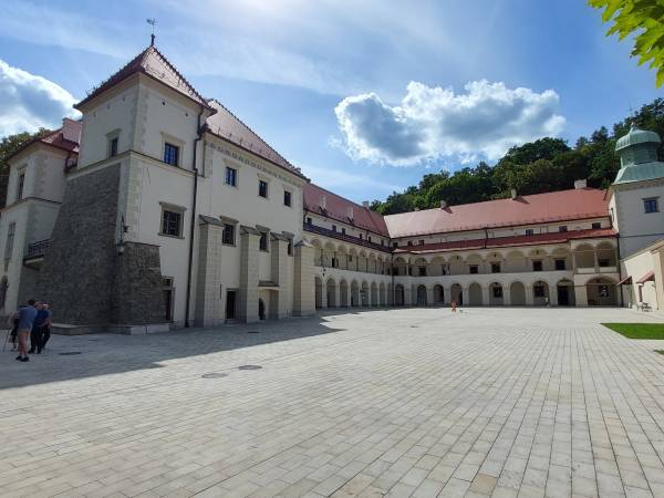 Mały Wawel w Suchej Beskidzkiej 20km