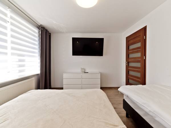 Apartament dwupokojowy z kuchnią i łazienką (sypialnia)