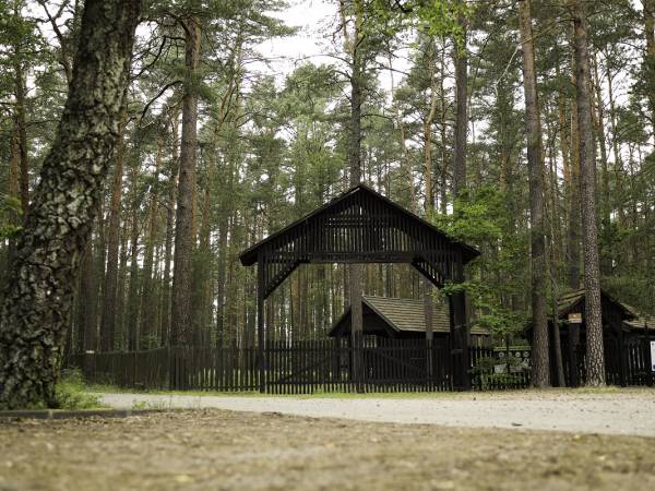 Brama wejsciowa na kregi kamienne