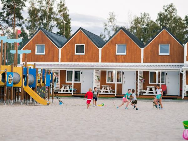 Domki piętrowe z jednym tarasem