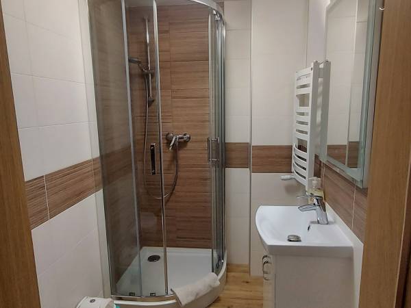 Łazienka apartament dwuosobowy 