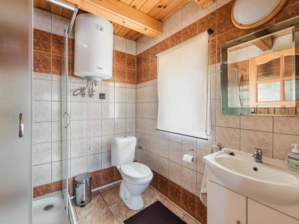 Rączy Jeleń łazienka.