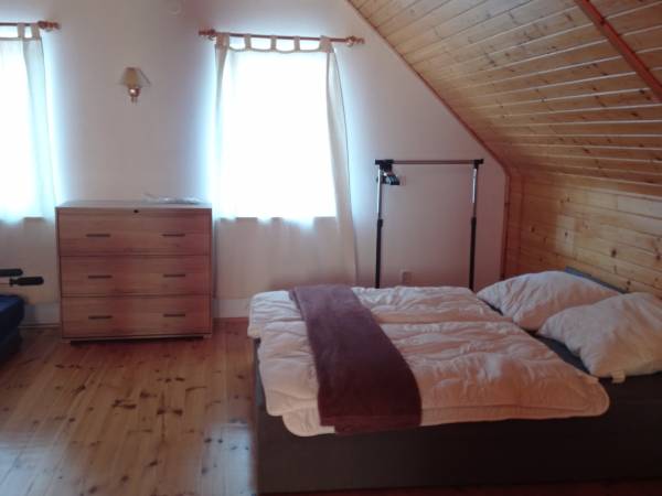 piętro otwarte, 6 tapczanów + materace