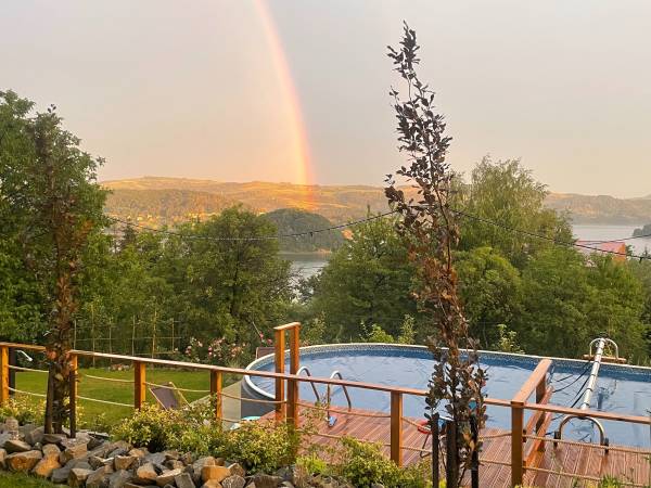 Basen widok z tarasu