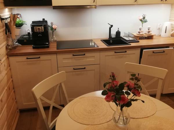 Rozkładany stół na pyszne posiłki