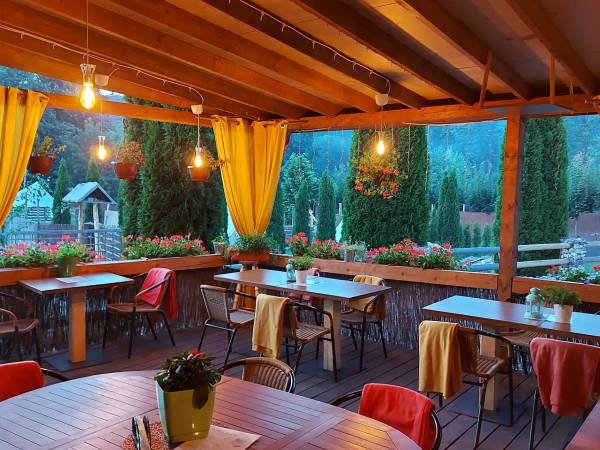 Kawiarnia z widokiem na Dom do góry nogami