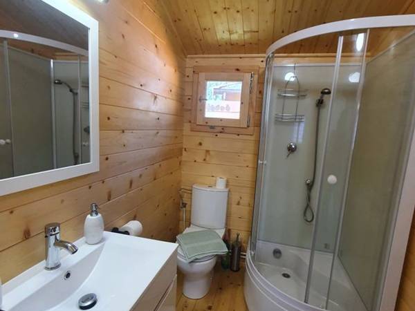 łazienka - prysznic z głębokim brodzikiem 