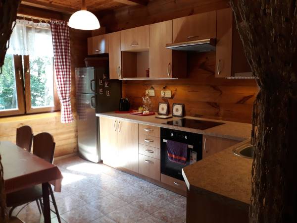 Noclegi Chata u Sylwii w centrum Okuninki