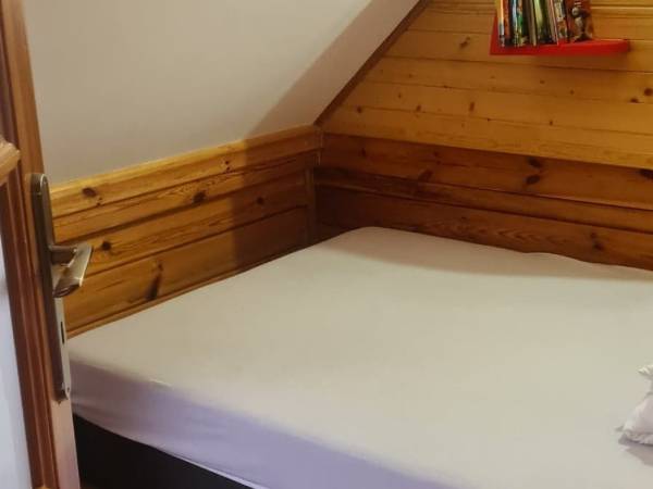 DOMEK RODZINNY NAD JEZIOREM BIAŁYM