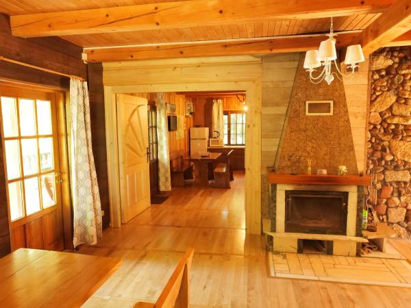 Brama rozdzielająca obie części w zależności od potrzeby