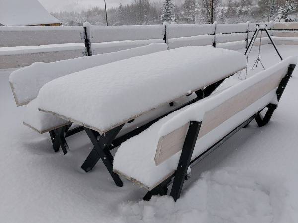 Rajska Chata w górach z Balią