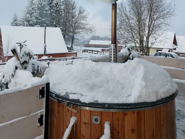 Rajska Chata w górach z Balią
