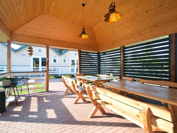 wiata do dyspozycji gości 